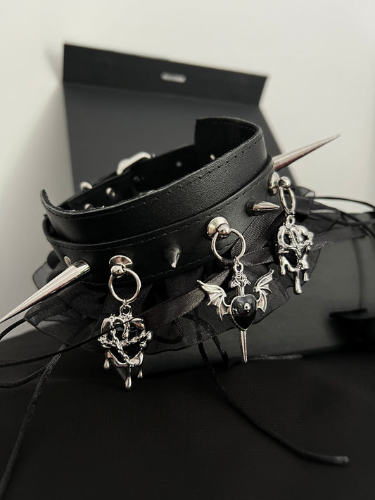 « Chained Heart Spiked » Leather Choker